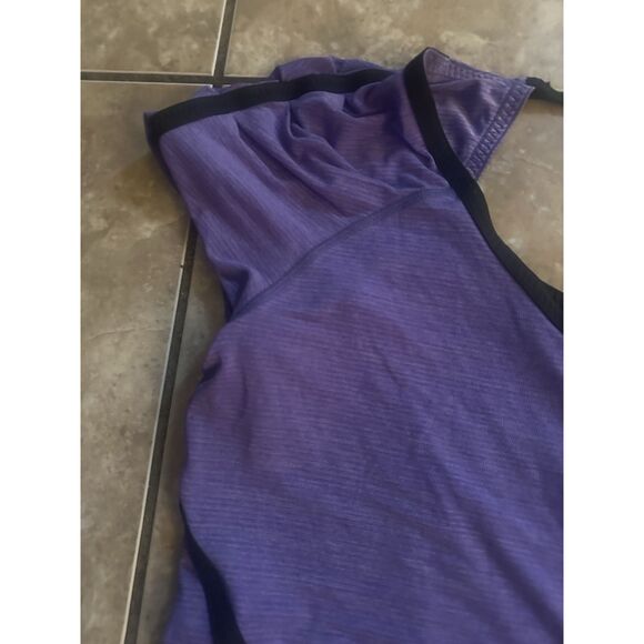 Lululemon 10 Basic Purple Active Tee Shirt Top Cut Out Stretch - Picture 2 of 8